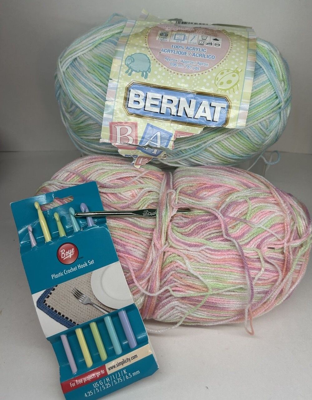 Yarn Lot 2 Bernat Baby Sport Skeins & Boye Plastic Crochet Hook Set